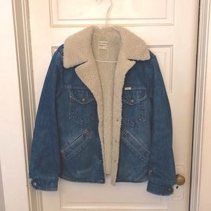 GORGEOUS vintage Sedgefield Sherpa denim jacket- size 40- modern women’s M/L